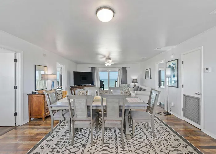 Oceanfront Oasis- Beachfront With Spacious Waterfront Deck & Ac Holiday home