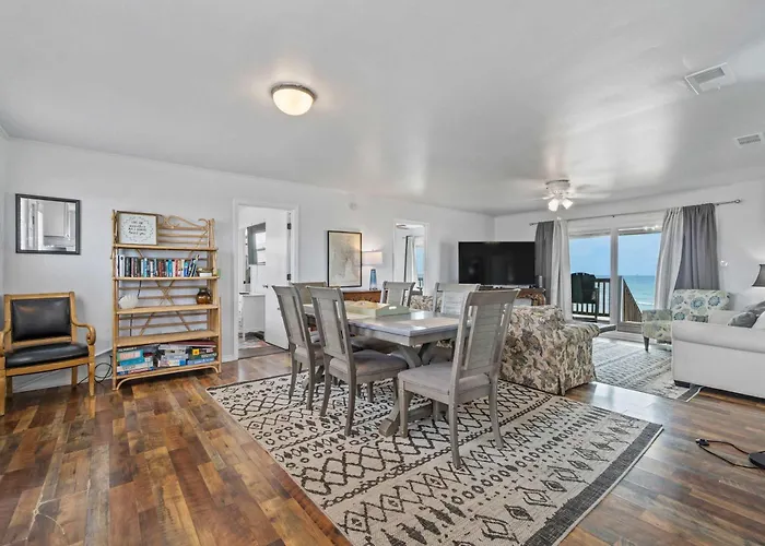 Oceanfront Oasis- Beachfront With Spacious Waterfront Deck & Ac Holiday home Gulf Shores