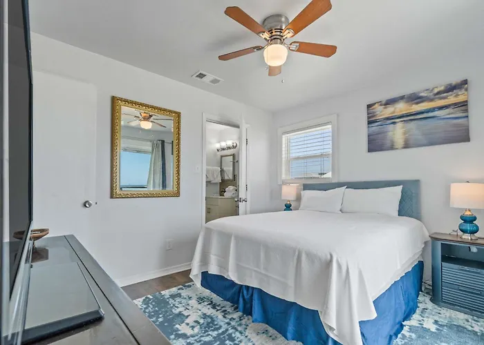 Holiday home Oceanfront Oasis- Beachfront With Spacious Waterfront Deck & Ac *