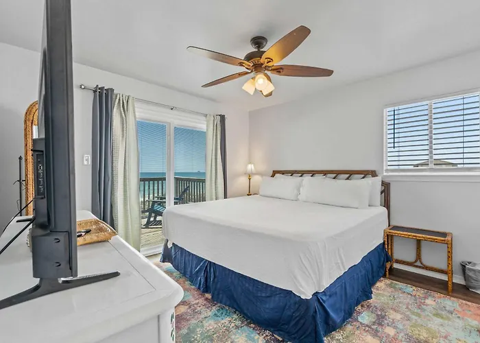 Oceanfront Oasis- Beachfront With Spacious Waterfront Deck & Ac Holiday home *