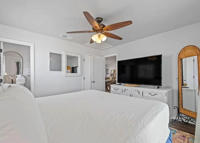 Oceanfront Oasis- Beachfront With Spacious Waterfront Deck & Ac Gulf Shores