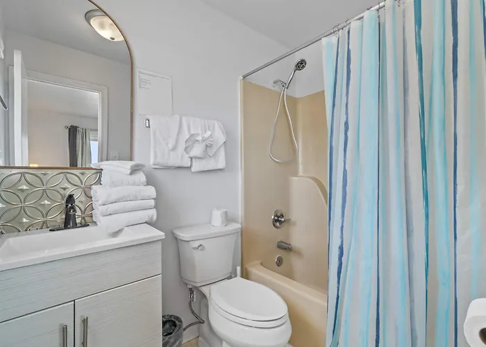 Oceanfront Oasis- Beachfront With Spacious Waterfront Deck & Ac Gulf Shores