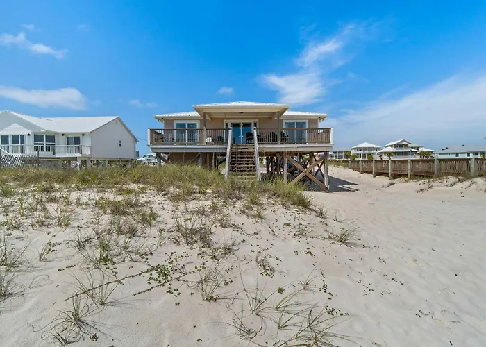 Oceanfront Oasis- Beachfront With Spacious Waterfront Deck & Ac Holiday home